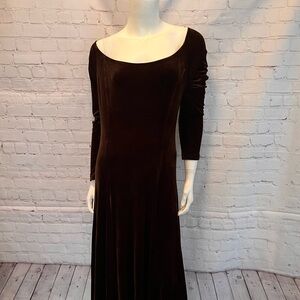 ❤️ Elegant Brown Velvet Maxi DRESS – Size 10, Long Sleeve